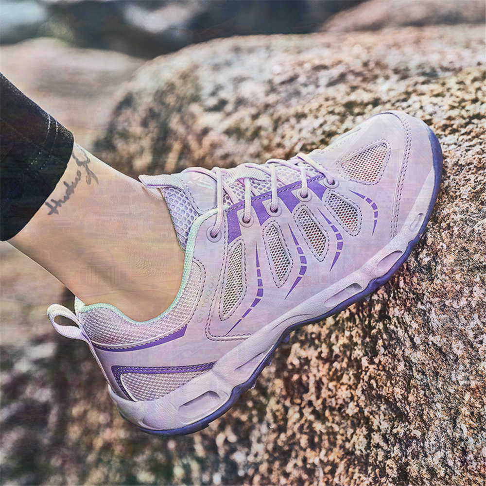 Sumer Round Tip Silver Sneaker - Tech Accessories Key 评论和价格