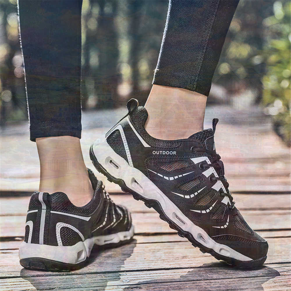Sumer Round Tip Silver Sneaker - Tech Accessories Key 评论和价格